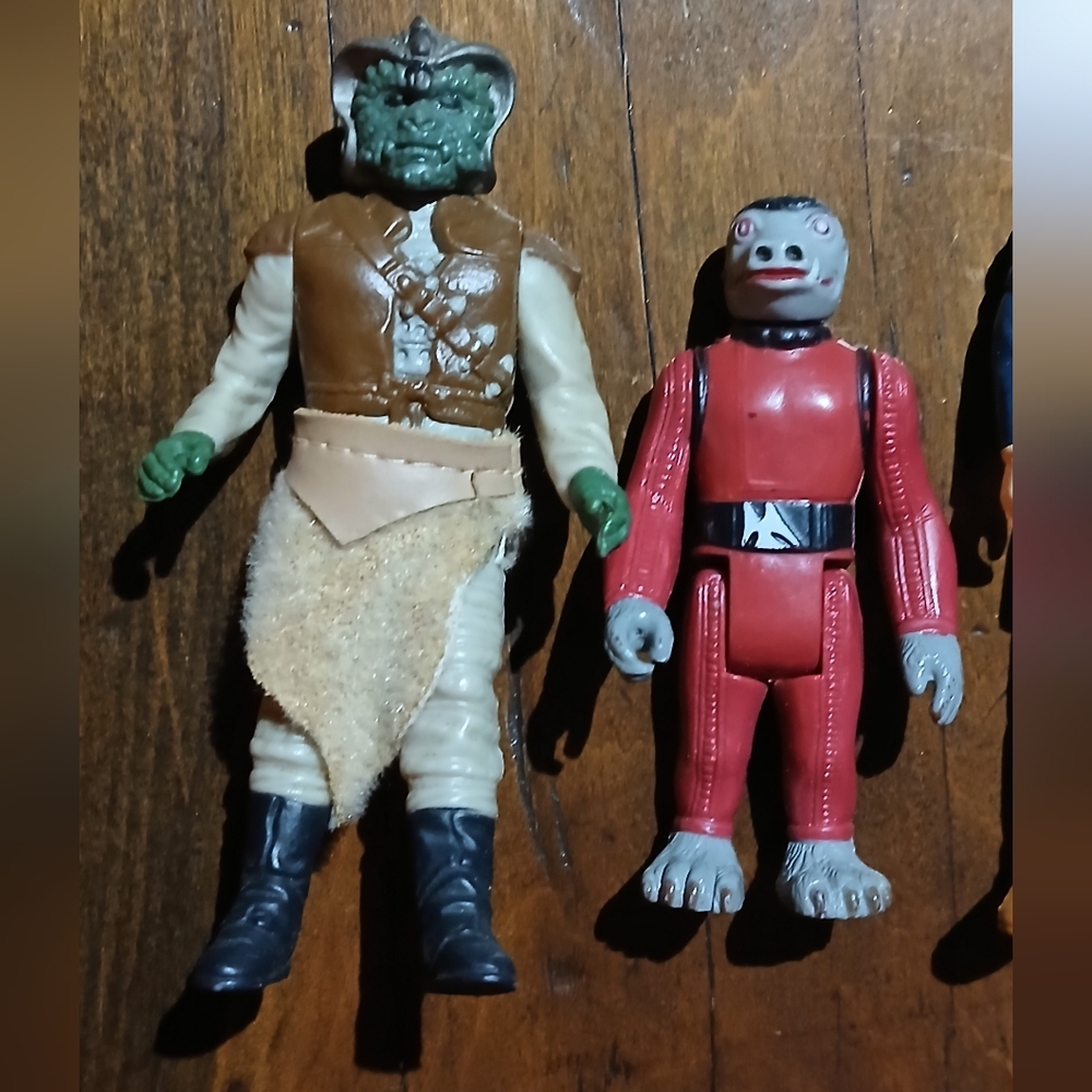 Vintage Star Wars Action Figures - Picture 2 of 7